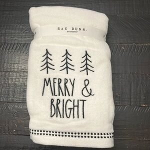 Rae Dunn Merry & Bright Plush Hand Towel set NWT